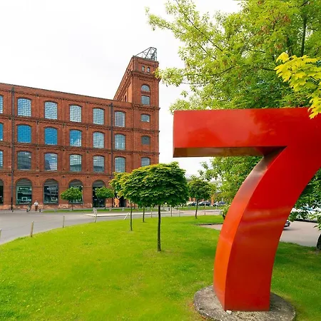 Lodz4Rent - Premium Apartments 9,8 - Manufaktura - Garaz - Wiosna 2025 Exterior photo