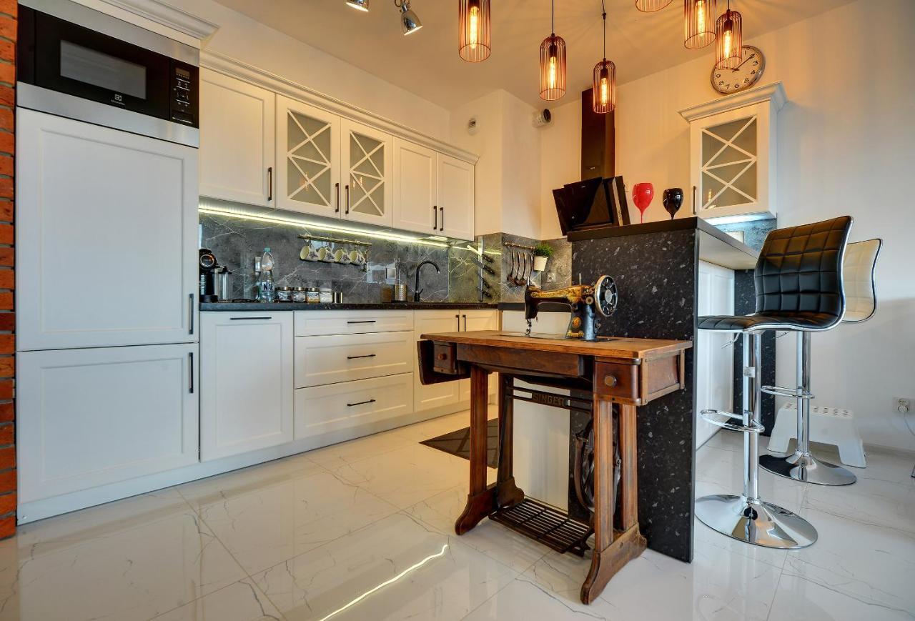 Lodz4rent - Premium 9,8 - Manufaktura - Garaz - Wiosna 2025 Apartment *