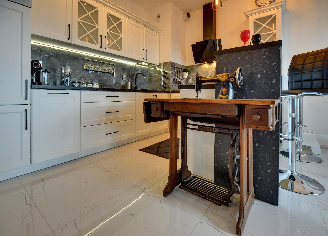 Lodz4rent - Premium 9,8 - Manufaktura - Garaz - Wiosna 2025 Apartment