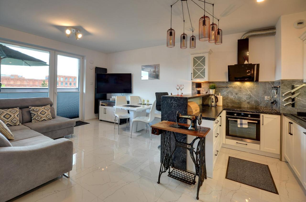 Apartment Lodz4rent - Premium 9,8 - Manufaktura - Garaz - Wiosna 2025 *