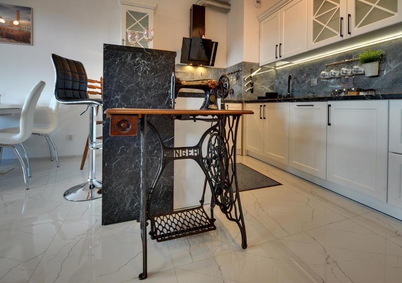 Lodz4rent - Premium 9,8 - Manufaktura - Garaz - Wiosna 2025 Apartment