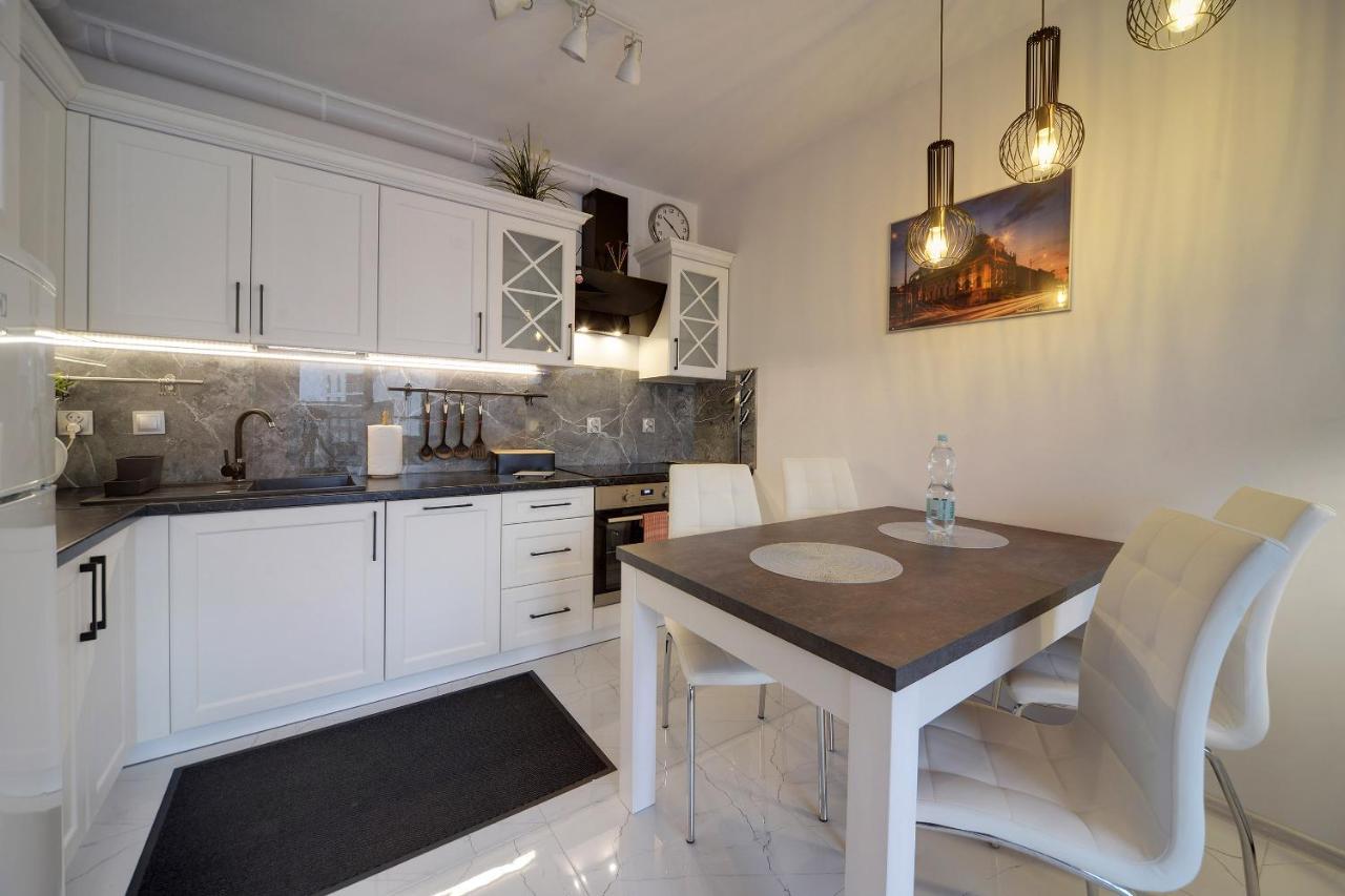 Lodz4rent - Premium 9,8 - Manufaktura - Garaz - Wiosna 2025 Apartment *
