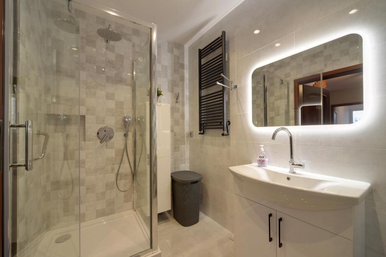 Lodz4rent - Premium 9,8 - Manufaktura - Garaz - Wiosna 2025