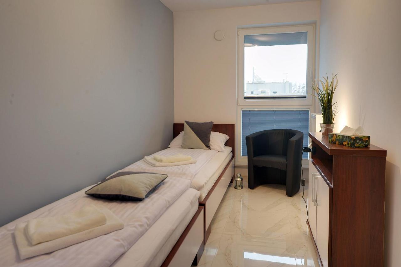 Lodz4rent - Premium 9,8 - Manufaktura - Garaz - Wiosna 2025
