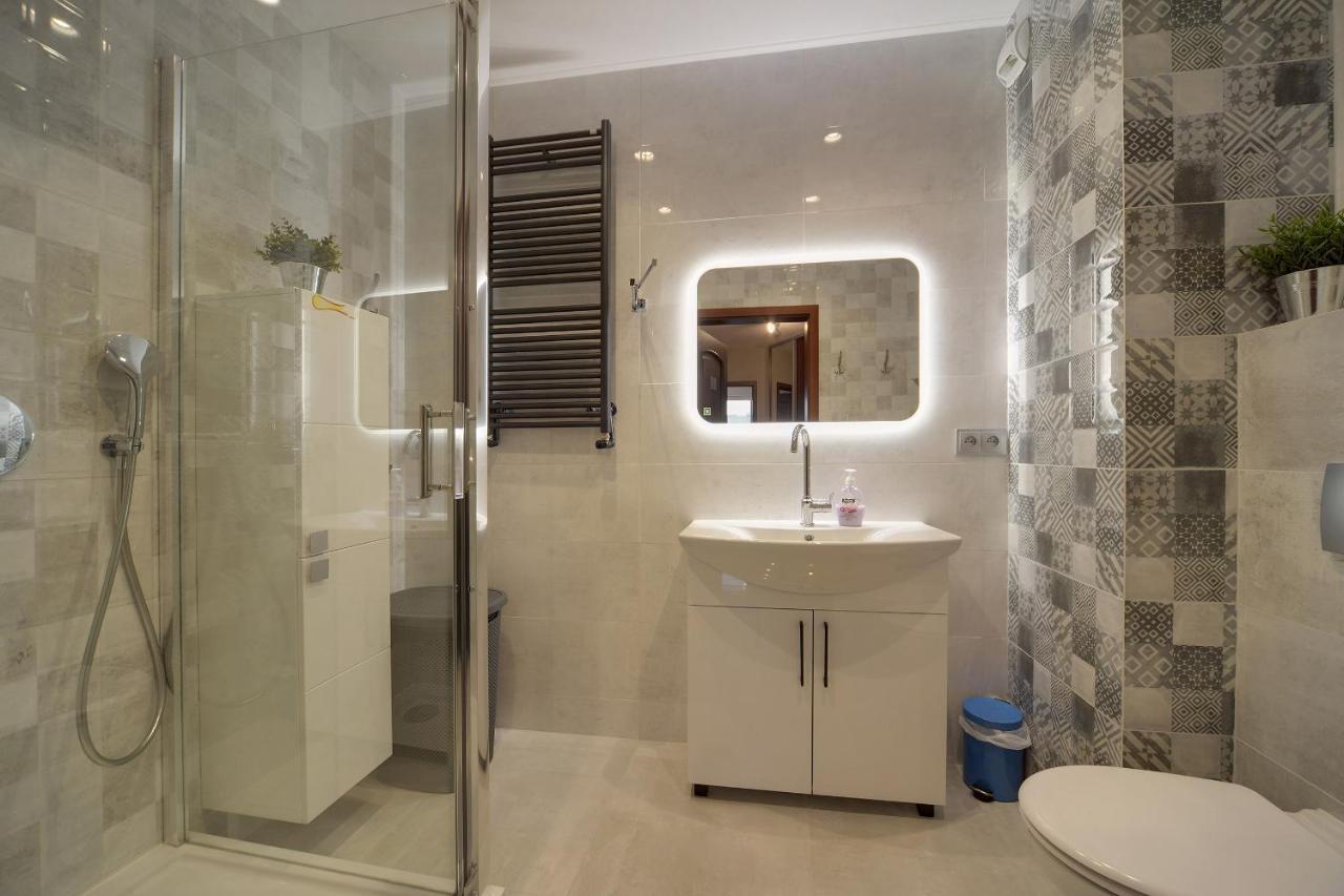 Lodz4rent - Premium 9,8 - Manufaktura - Garaz - Wiosna 2025
