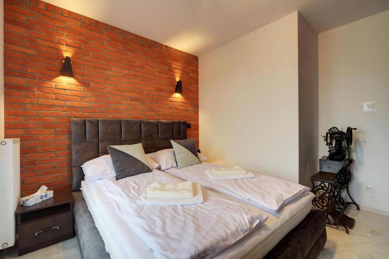 Apartment Lodz4rent - Premium 9,8 - Manufaktura - Garaz - Wiosna 2025